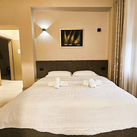 Sunflower Junior Suite Tiranë Ngoại thất bức ảnh