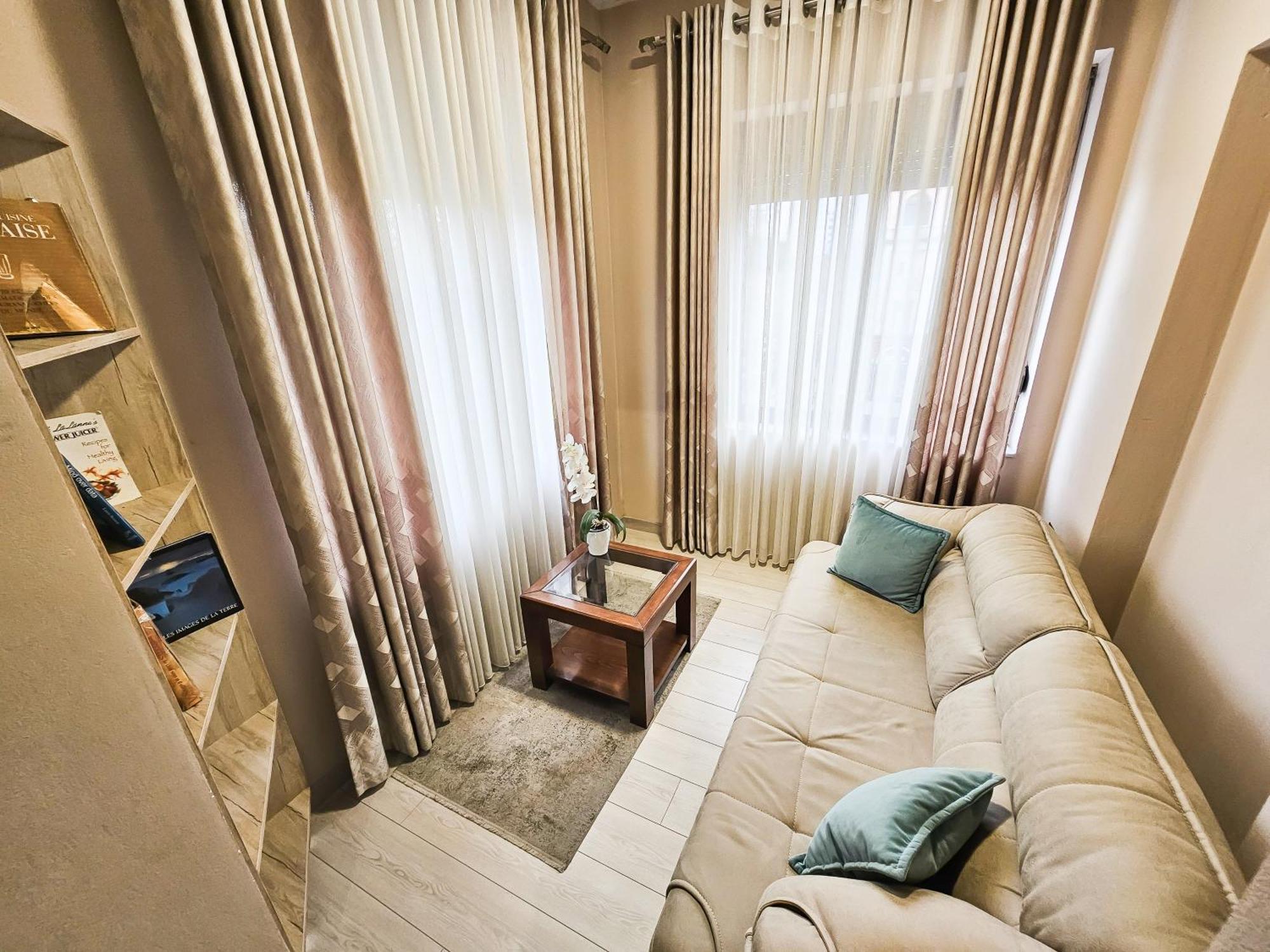 Sunflower Junior Suite Tiranë Ngoại thất bức ảnh