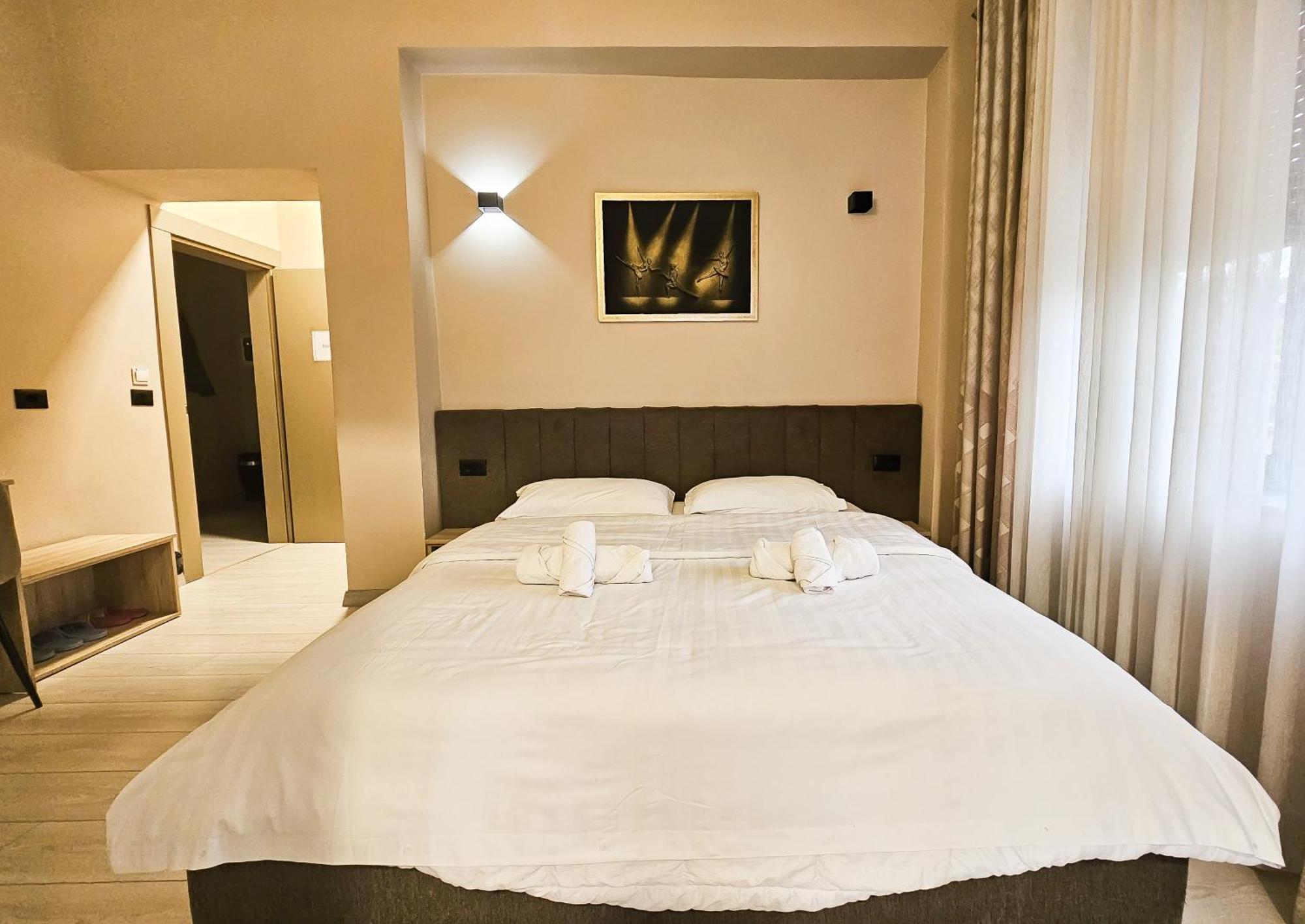 Sunflower Junior Suite Tiranë Ngoại thất bức ảnh