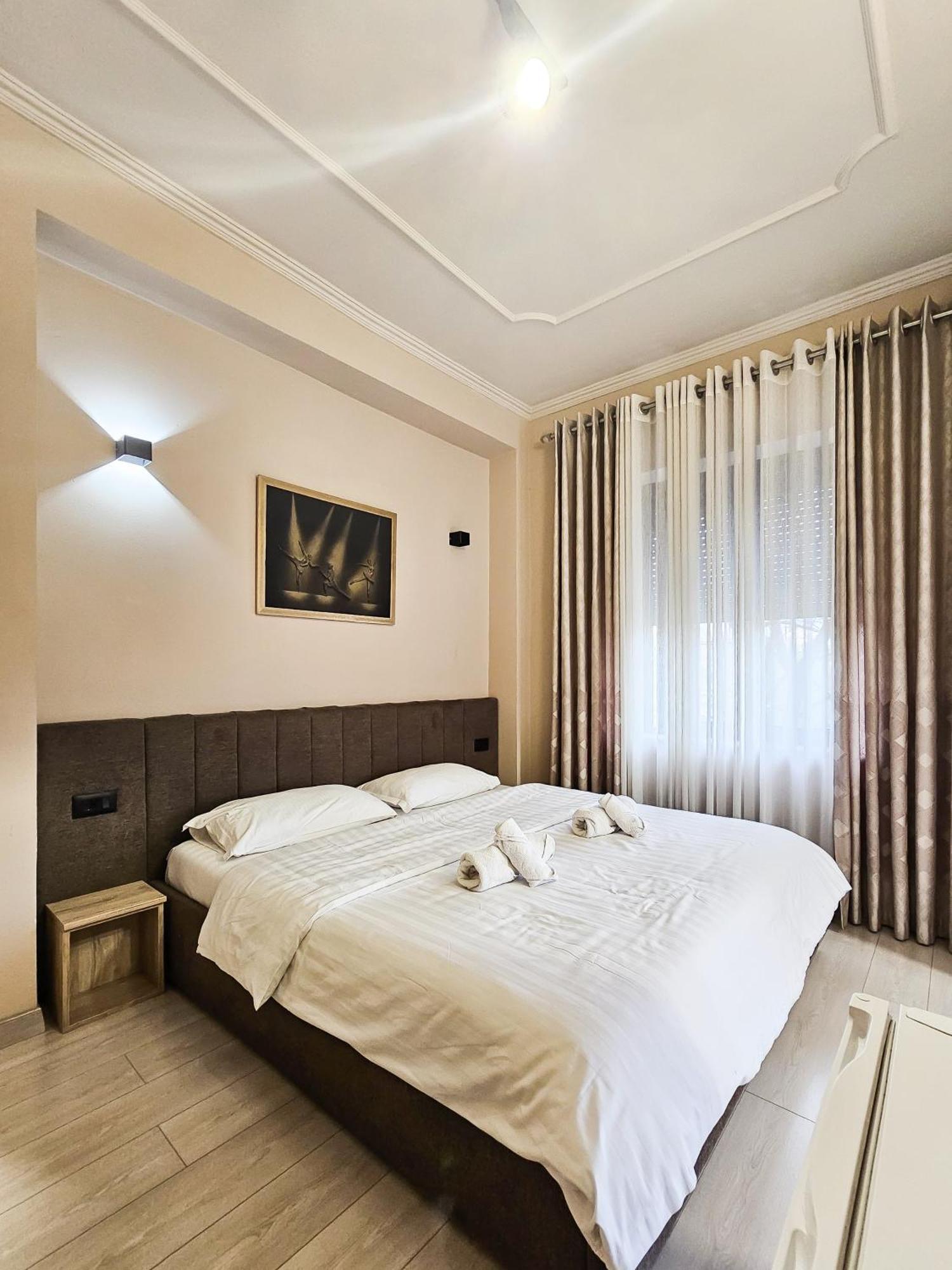 Sunflower Junior Suite Tiranë Ngoại thất bức ảnh